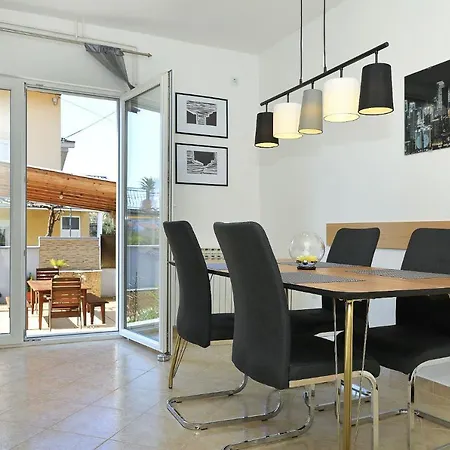 Cavka Apartament Zadar